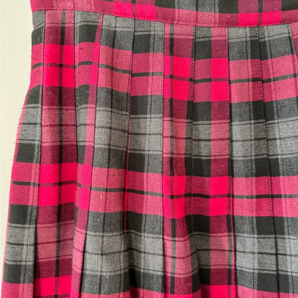 Vintage Pink and Gray Plaid Pleated Women's Skirt - Size S/M - Picture 4 of 11